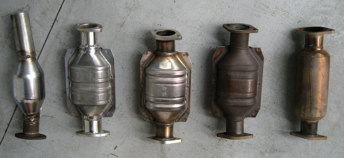 What are the symptoms of a bad catalytic converter?